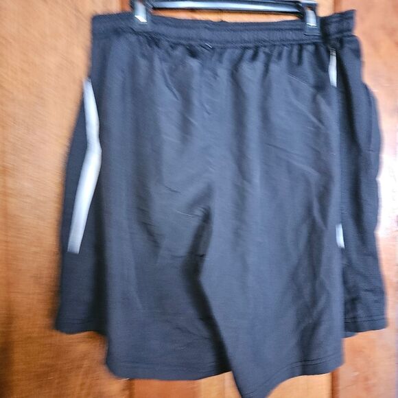 Champion Men's Black XL Swim Shorts Trunks with Mesh Lining NWOT - Picture 2 of 10